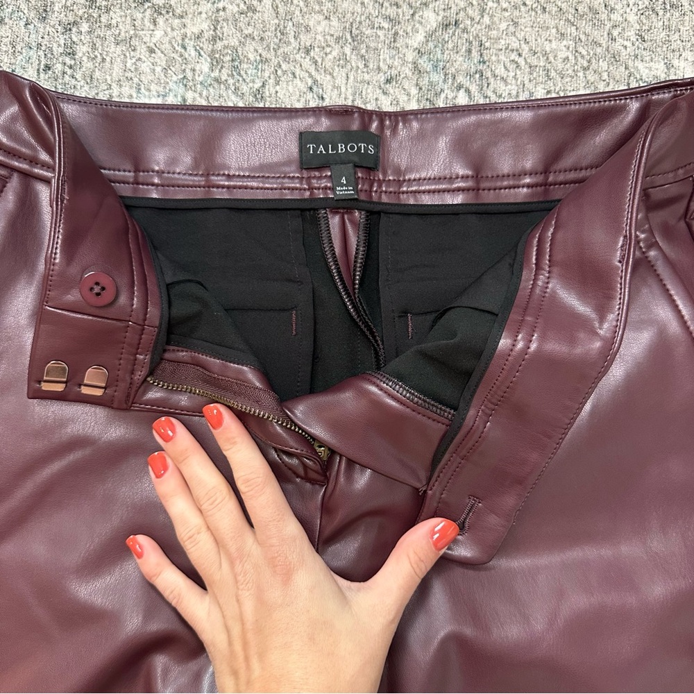Talbots FAUX LEATHER STRAIGHT ANKLE PANTS Size 4 - Picture 6 of 7